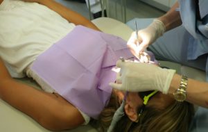 Zahnbehandlung Zahnarztpraxis Roger Barz Halle