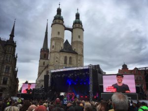 Benefiz Konzert Halle zusammen Zahnarzt Roger Barz